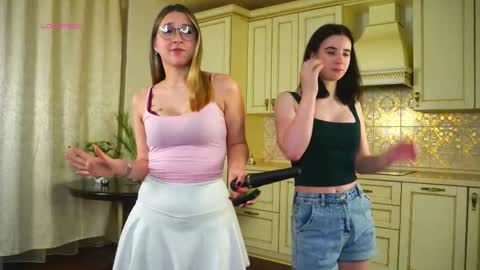 My name is Kelly online show from November 2025 03:38:01 AM