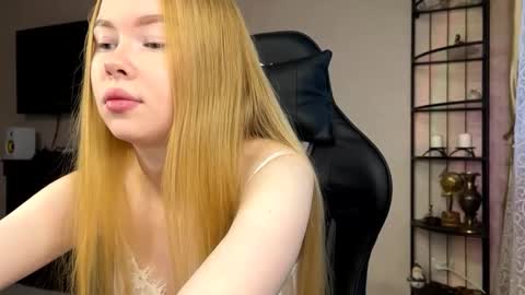 Amelia online show from November 2025 05:10:01 AM