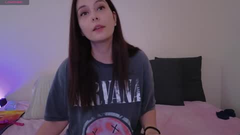 Nadine online show from April 2026 04:15:02 PM