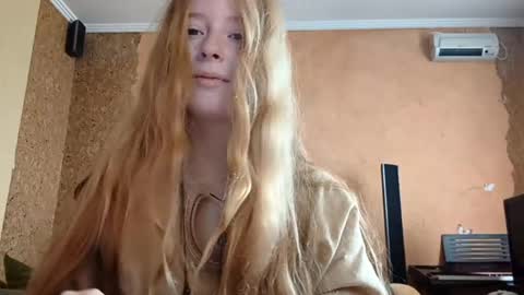 Snapshot of gertrudisturbe chatting on April 2026 11:21:01 PM Kate online show from April 2026 11:21:01 PM