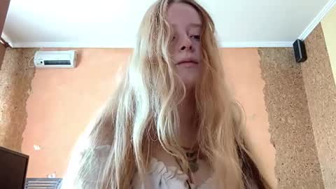 Snapshot of gertrudisturbe chatting on May 2026 11:22:02 PM Kate online show from May 2026 11:22:02 PM