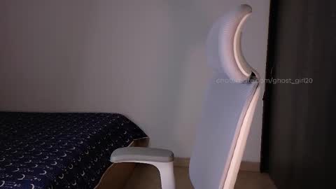 Im Jenn Next stream Monday - start -5 GMT online show from January 2026 12:02:01 AM