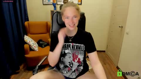Sweety online show from April 2026 07:20:02 PM