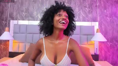 gia_bell online show from June 2026 01:08:02 PM