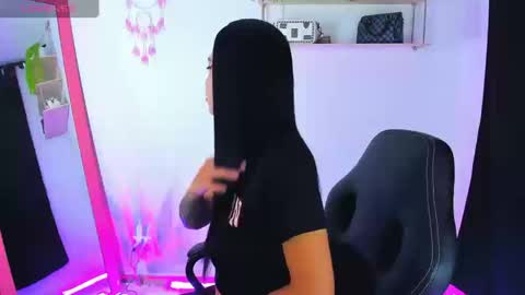 giaaaa   online show from September 2025 11:28:01 PM