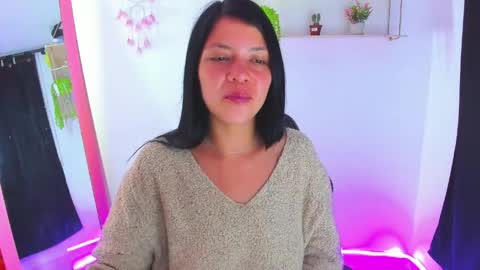 giaaaa   online show from April 2026 11:35:02 PM