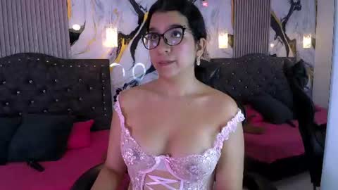 Snapshot of gia_cutee chatting on June 2026 03:27:02 AM Gia online show from June 2026 03:27:02 AM