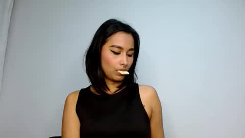 Gia Lee online show from October 2025 03:17:02 AM