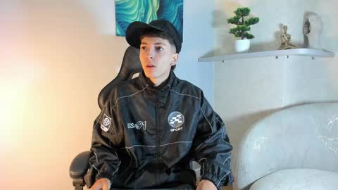 Snapshot of gian_rossii chatting on June 2026 11:21:01 AM GIAN online show from June 2026 11:21:01 AM