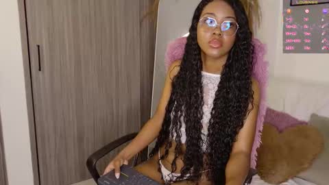 Snapshot of gianellaarittza chatting on September 2025 06:08:02 PM Gia  online show from September 2025 06:08:02 PM