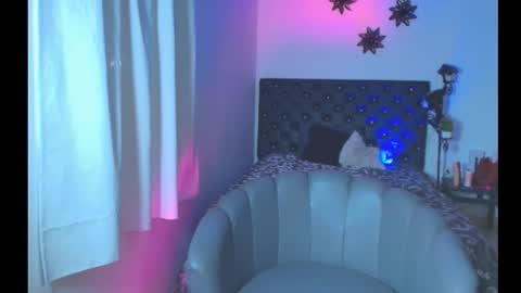 Snapshot of giannaroberts chatting on November 2025 12:18:02 PM Giana Roberts online show from November 2025 12:18:02 PM