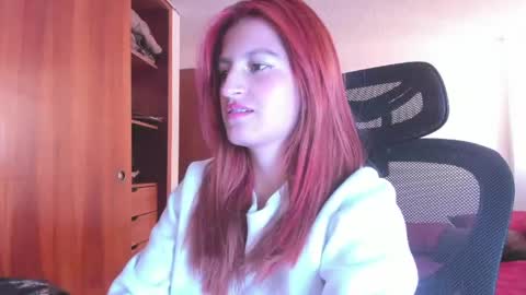 GiaRoussel online show from April 2026 02:23:02 PM
