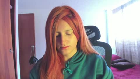GiaRoussel online show from April 2026 04:20:01 PM