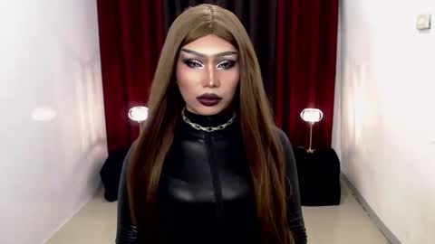 Snapshot of giaxxx01 chatting on December 2024 07:09:01 AM Gia X online show from December 2024 07:09:01 AM