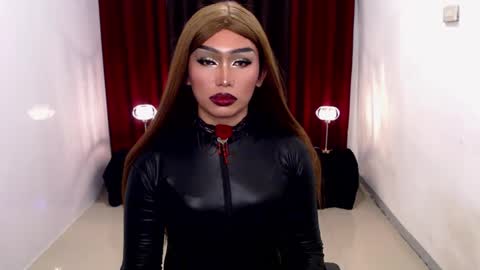 Snapshot of giaxxx01 chatting on December 2024 06:45:02 AM Gia X online show from December 2024 06:45:02 AM
