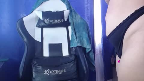 gigi online show from November 2025 09:58:01 PM