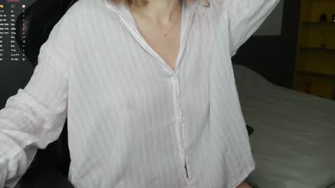 gigihadd online show from December 2025 06:45:01 PM