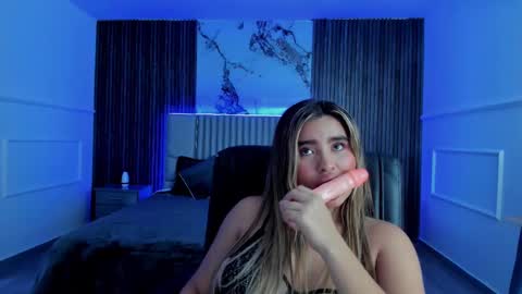 Gigi Doll online show from January 2025 05:17:02 PM