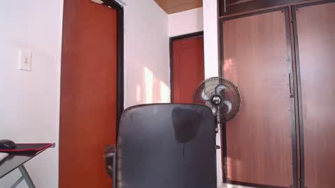 Snapshot of gigimiler8 chatting on February 2025 10:09:01 PM Sharlotte  online show from February 2025 10:09:01 PM