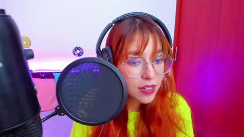 Snapshot of gigimooon chatting on September 2025 01:05:01 AM gigimooon online show from September 2025 01:05:01 AM