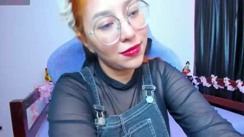 gigimooon online show from February 2026 11:01:01 PM