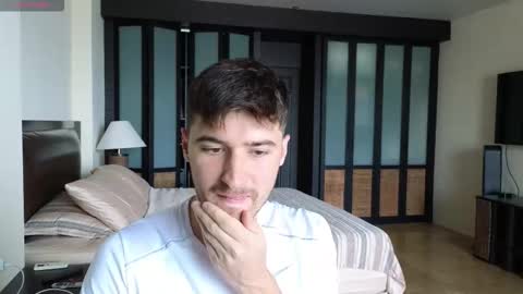 gilbertogonzales online show from November 2025 03:17:02 AM