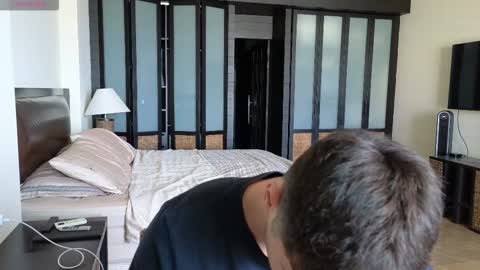 gilbertogonzales online show from November 2025 04:14:02 AM