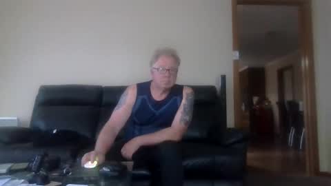 gimmmieoooo online show from February 2026 06:13:01 AM