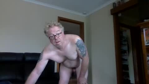 gimmmieoooo online show from March 2026 09:58:01 PM