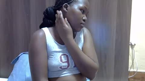 Adiliah online show from October 2025 08:03:02 PM