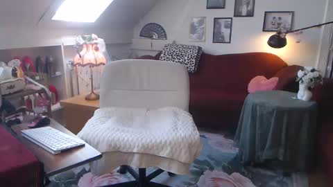 Snapshot of ginablondecam chatting on June 2026 10:58:02 AM Gina online show from June 2026 10:58:02 AM