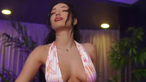 Gina online show from April 2026 07:18:02 PM