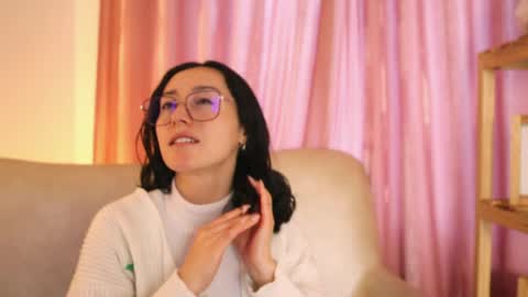 Snapshot of ginevra_esposito chatting on May 2026 12:33:01 PM Ginn online show from May 2026 12:33:01 PM