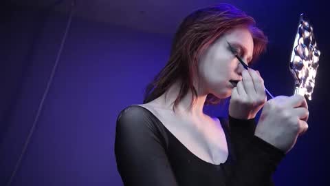        im expecting 350 thumbs up on my altar   online show from March 2026 10:05:01 PM