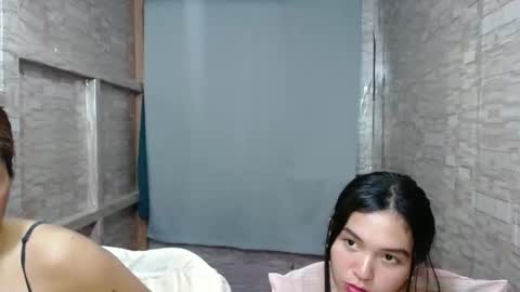 ginna2005 online show from October 2025 05:39:01 PM