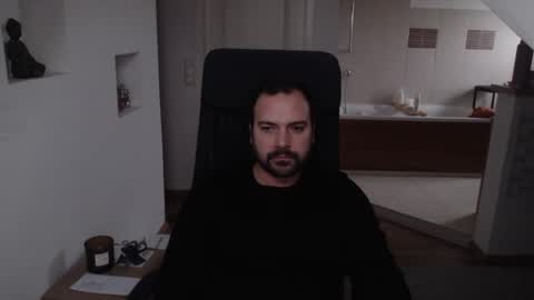 Snapshot of gintonik89 chatting on December 2024 01:33:02 PM gintonik89 online show from December 2024 01:33:02 PM