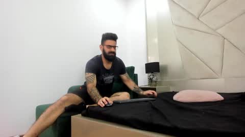 gio_lorenz online show from September 2025 12:49:01 PM