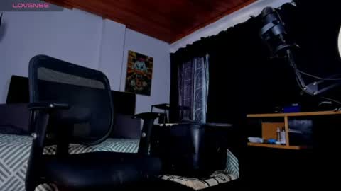 GIOMAR REYES online show from July 2026 08:29:02 PM