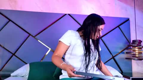 giorgia online show from September 2025 03:09:02 AM