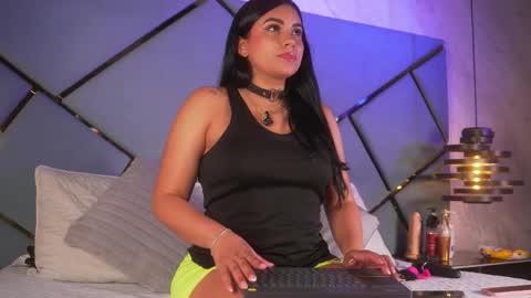 giorgia online show from November 2025 03:27:02 AM