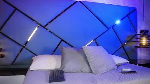 giorgia online show from November 2025 03:06:01 AM