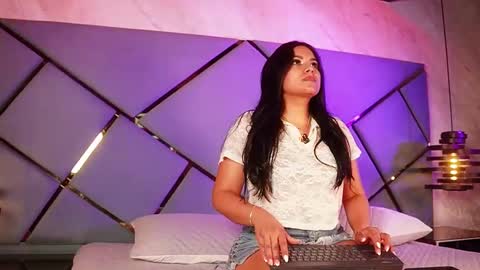 giorgia online show from November 2025 03:17:02 AM