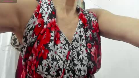 Snapshot of giorgia_xue55 chatting on June 2026 01:11:02 AM Mary online show from June 2026 01:11:02 AM