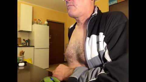 giovanni_1964 online show from October 2025 04:57:02 AM