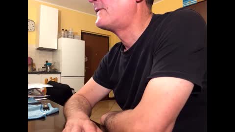 Snapshot of giovanni_1964 chatting on April 2026 05:41:02 PM giovanni_1964 online show from April 2026 05:41:02 PM