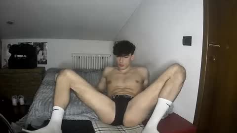 giovyyx online show from February 2026 03:01:01 PM