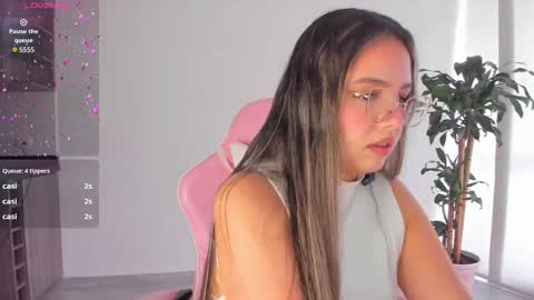 Snapshot of girl_alana chatting on September 2025 05:13:01 PM Alana online show from September 2025 05:13:01 PM