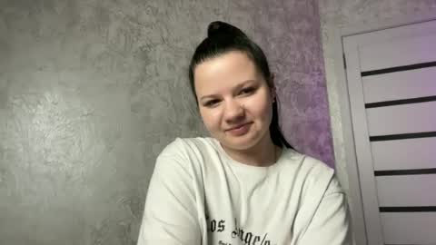 Snapshot of girl_cute07 chatting on June 2026 09:02:01 PM girl_cute07 online show from June 2026 09:02:01 PM