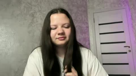 Snapshot of girl_cute07 chatting on June 2026 06:40:01 PM girl_cute07 online show from June 2026 06:40:01 PM