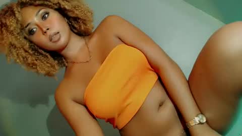 Snapshot of girl_in_black chatting on February 2025 12:30:01 AM Nikka Gadavida online show from February 2025 12:30:01 AM